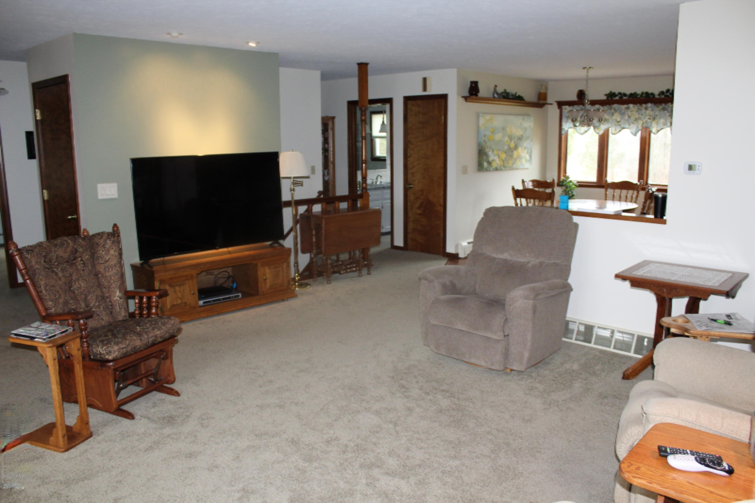 7011 West County Farm Road Greenville, MI 48838 - Photo 11 of 59 Large Living Area