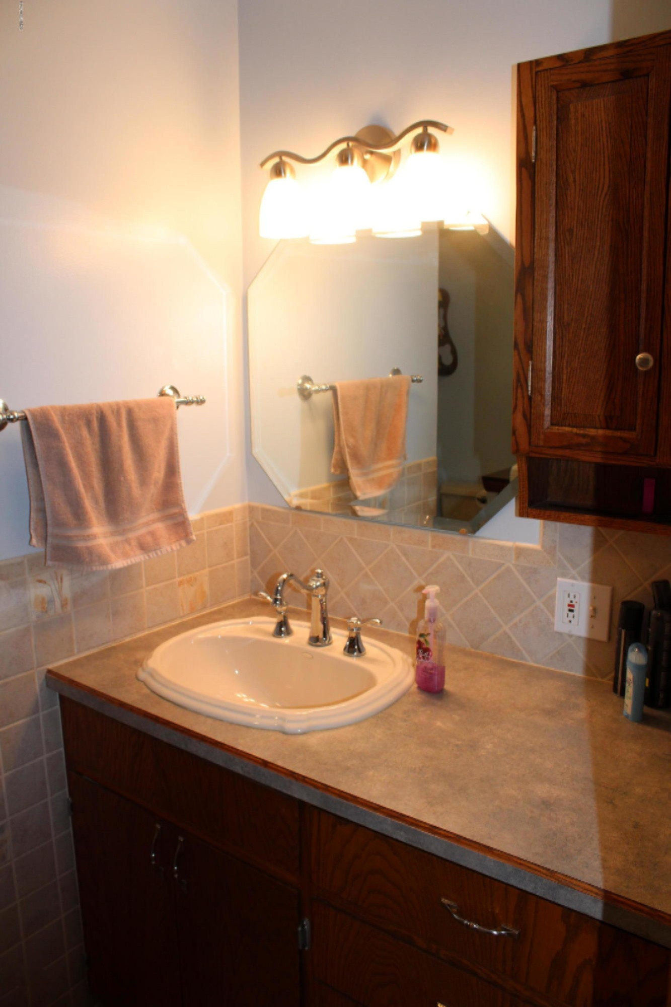 7011 West County Farm Road Greenville, MI 48838 - Photo 20 of 59 Full Bath off Kitchen with Laundry