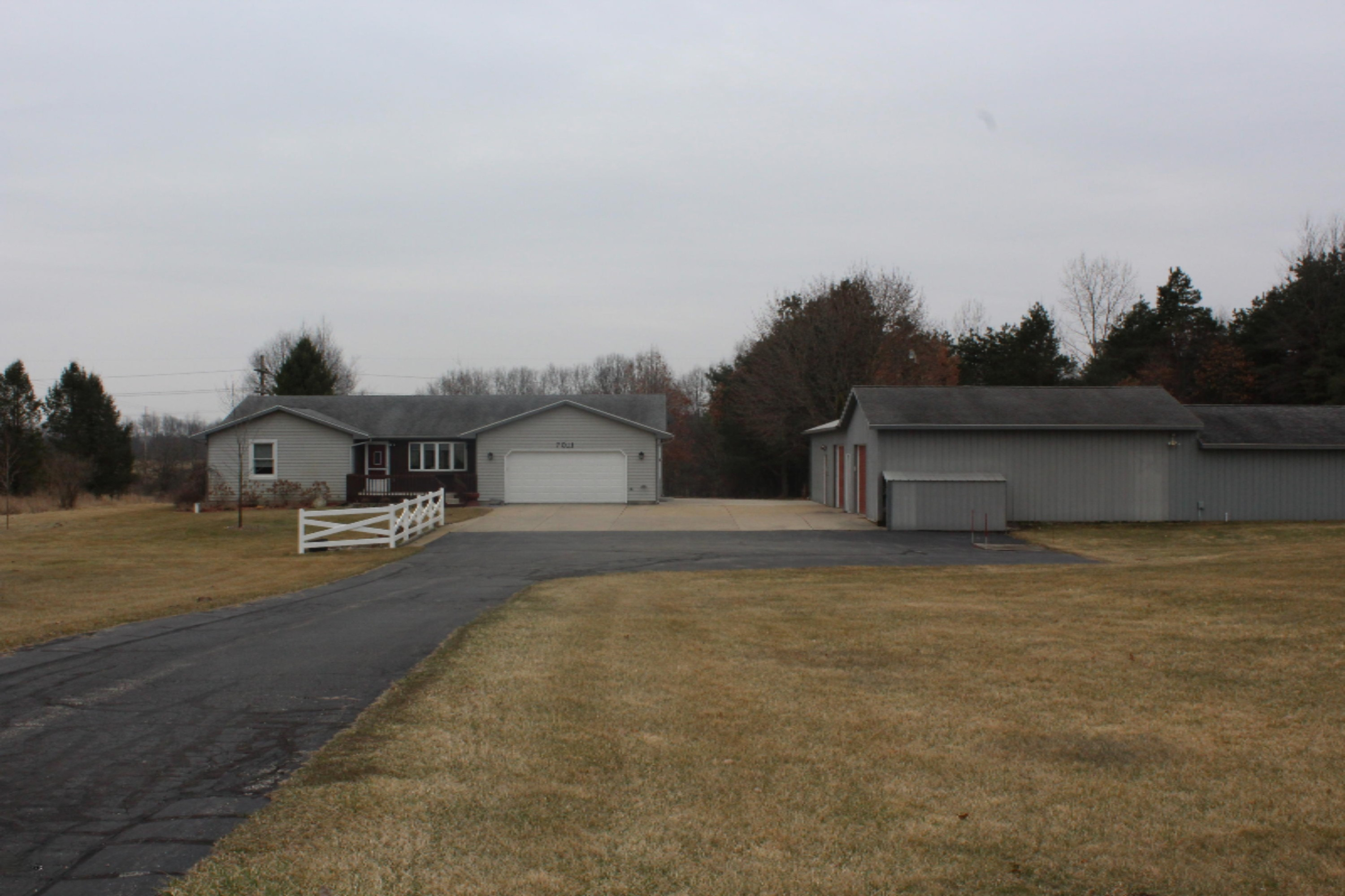 7011 West County Farm Road Greenville, MI 48838 - Photo 8 of 59 IMG_3311