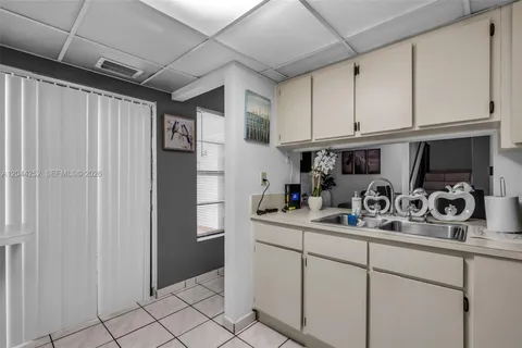 $290,000 | 8186 Northwest 98th Terrace, Unit 132, Hialeah Gardens, FL 33016