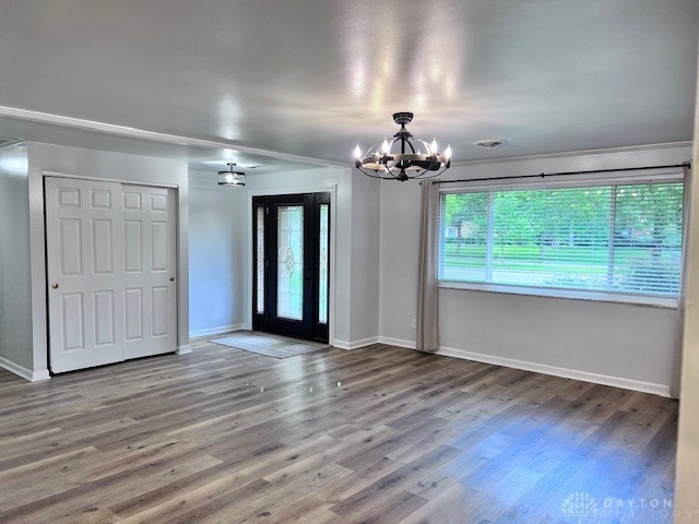 2418 East Rahn Road Dayton, OH 45440 - Photo 6 of 20 Living room