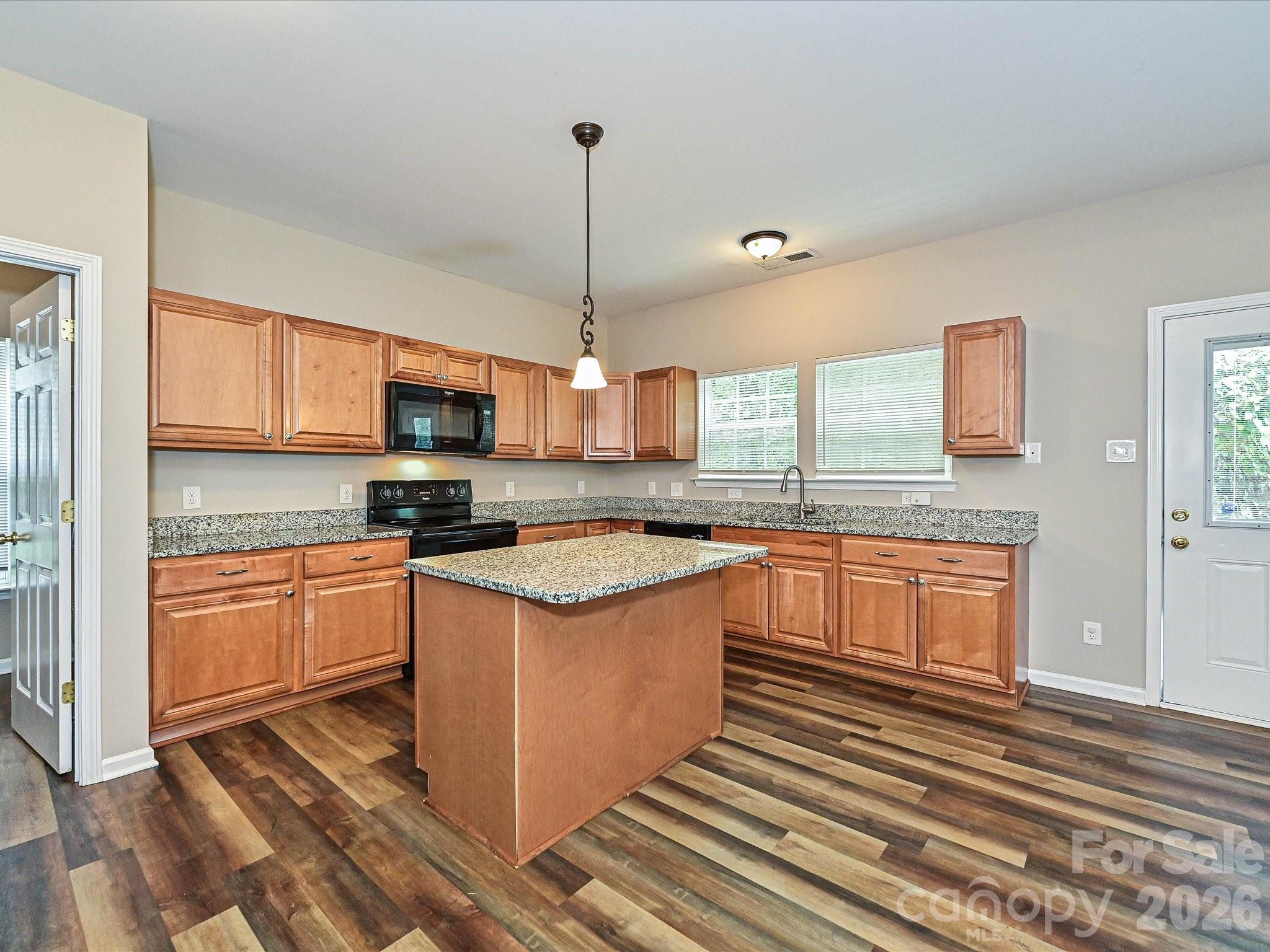 8318 Rockmoor Ridge Road Charlotte, NC 28215 - Photo 13 of 42 Gallery Image 13