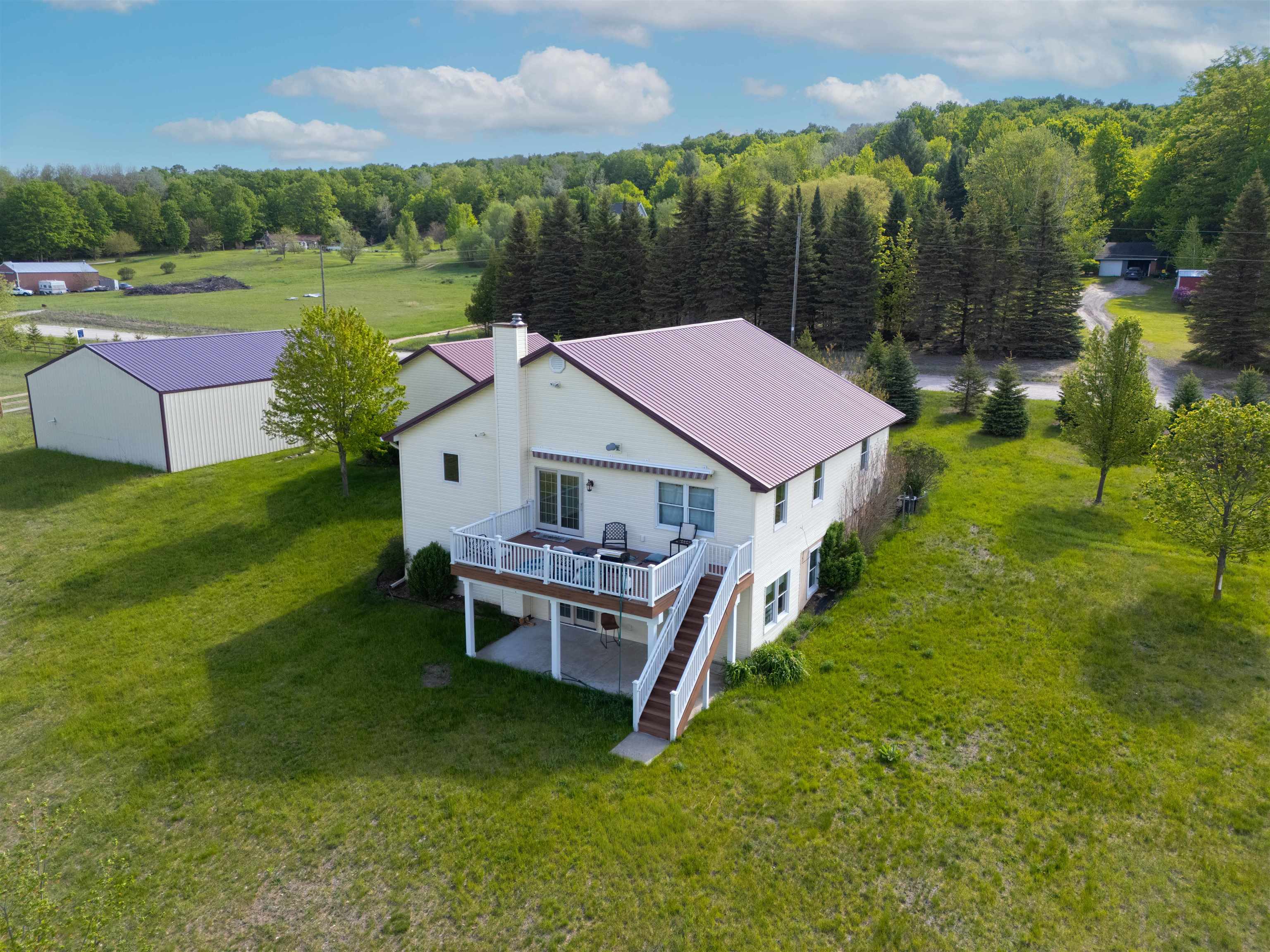 7495 Bennett Road Williamsburg, MI 49690 - Photo 6 of 22