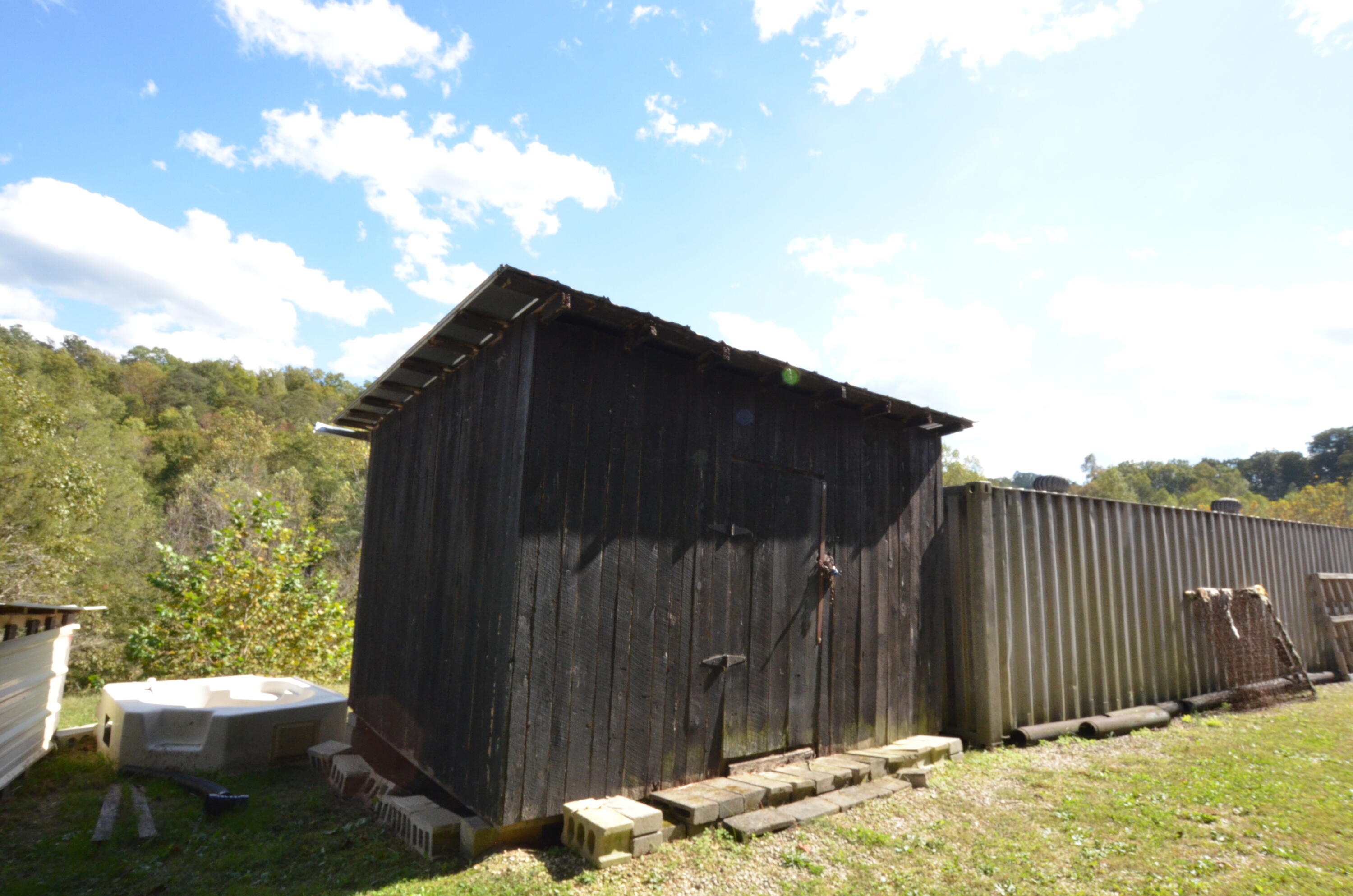346 Goose Creek Road Jackson, KY 41339 - Photo 34 of 40 More storage!