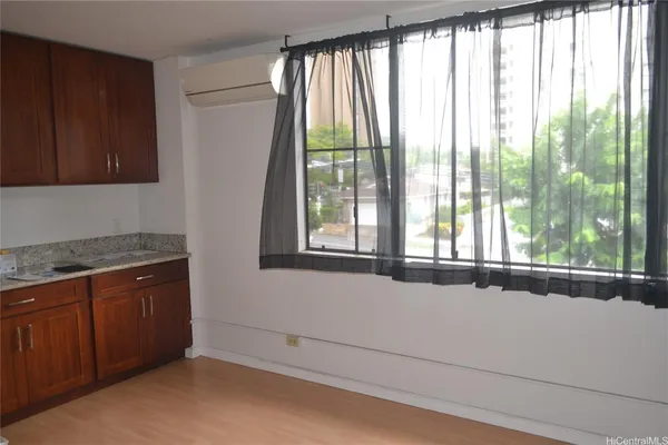$2,100 | 2025 Nuuanu Avenue, Unit 306, Honolulu, HI 96817