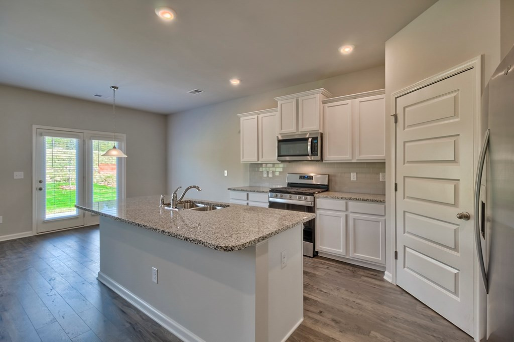 147 Lookout Loop North Augusta, SC 29841 - Photo 2 of 37 Granite Counters