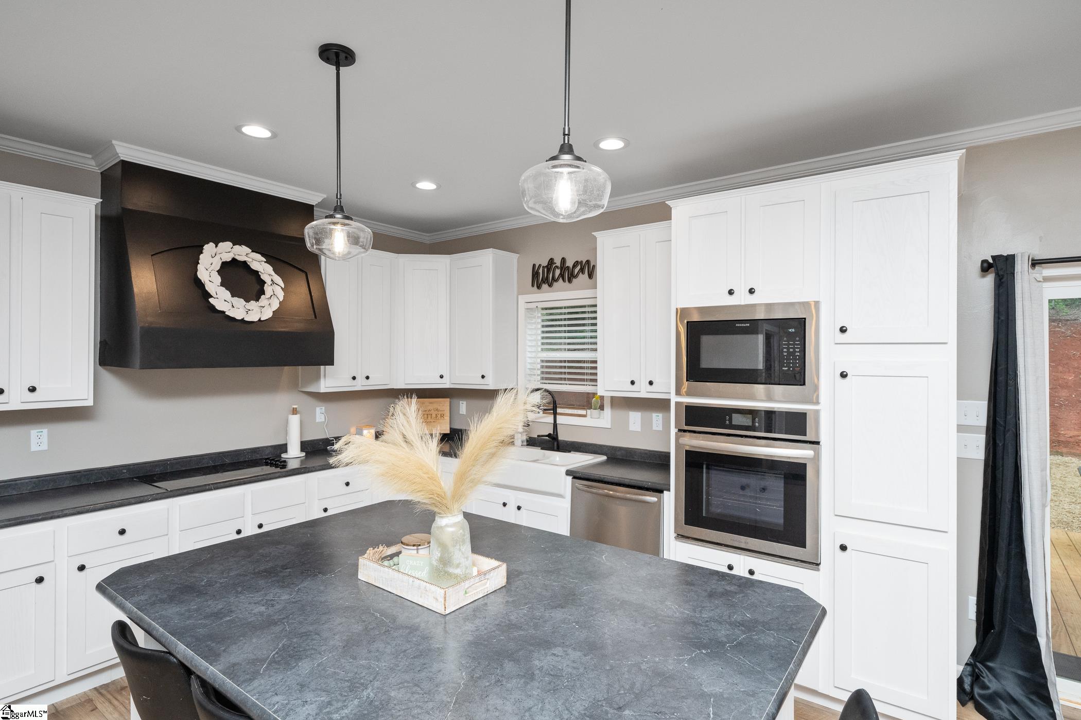 825 Old Cedar Rock Road Easley, SC 29640 - Photo 6 of 31