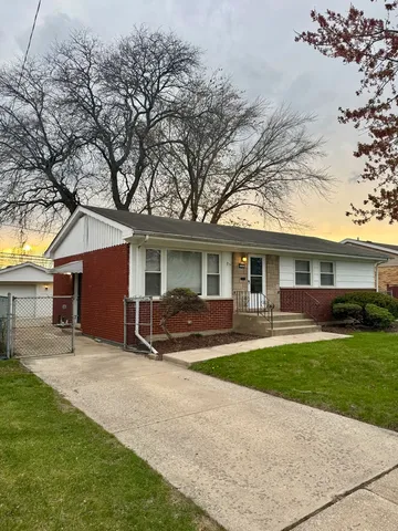 $163,000 | 220 Westgate Avenue, Chicago Heights, IL 60411
