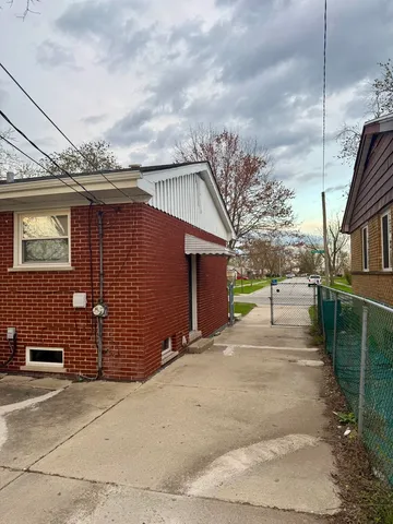 $163,000 | 220 Westgate Avenue, Chicago Heights, IL 60411