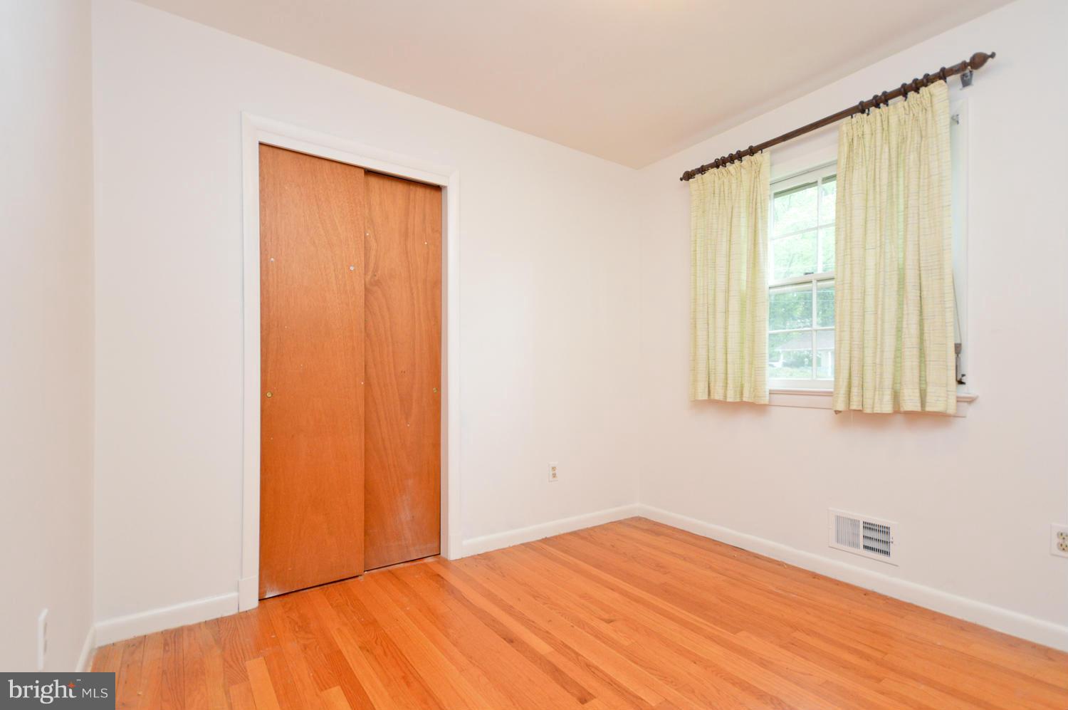 13127 Buccaneer Road Silver Spring, MD 20904 - Photo 16 of 23 Bedroom