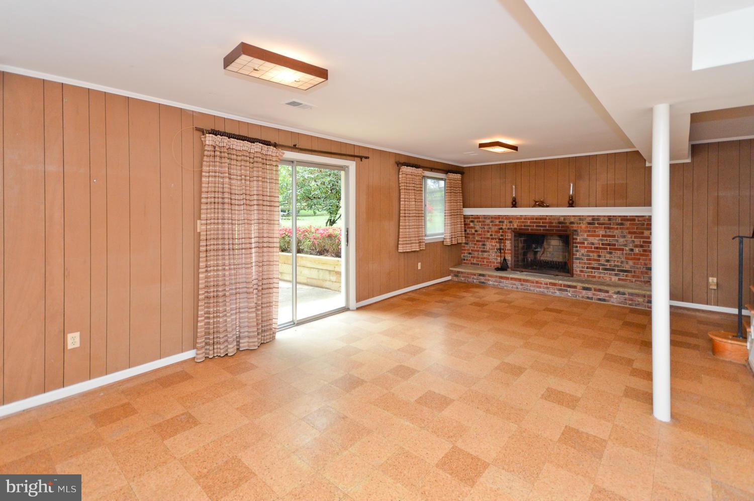 13127 Buccaneer Road Silver Spring, MD 20904 - Photo 18 of 23 Family Room