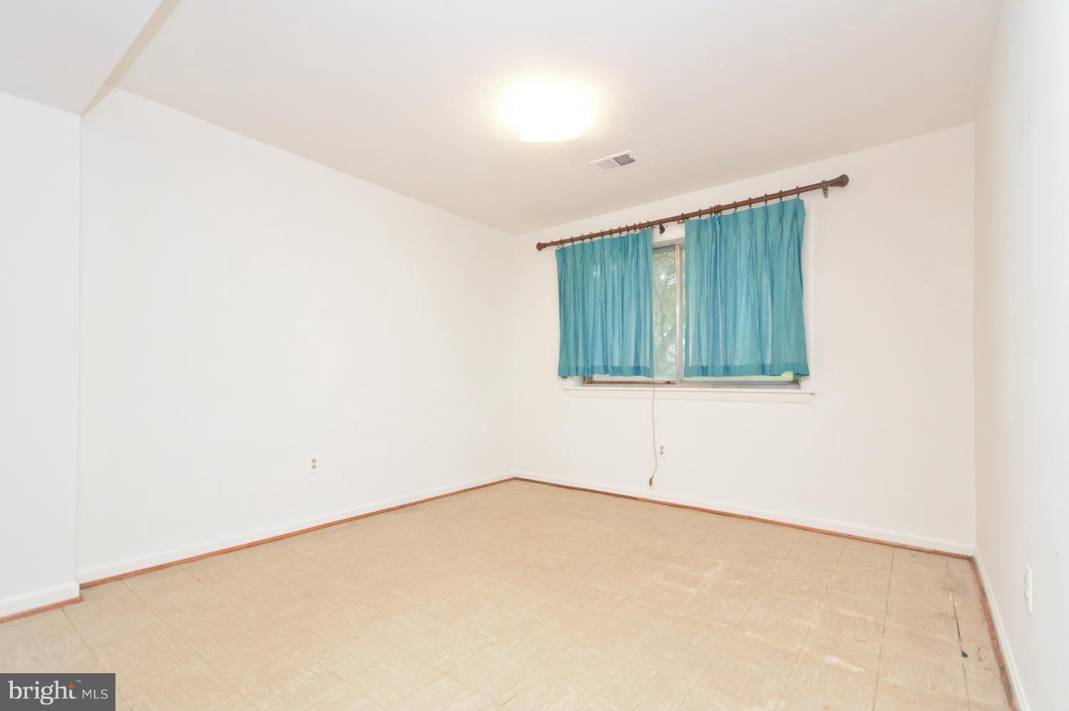 13127 Buccaneer Road Silver Spring, MD 20904 - Photo 20 of 23 Bedroom