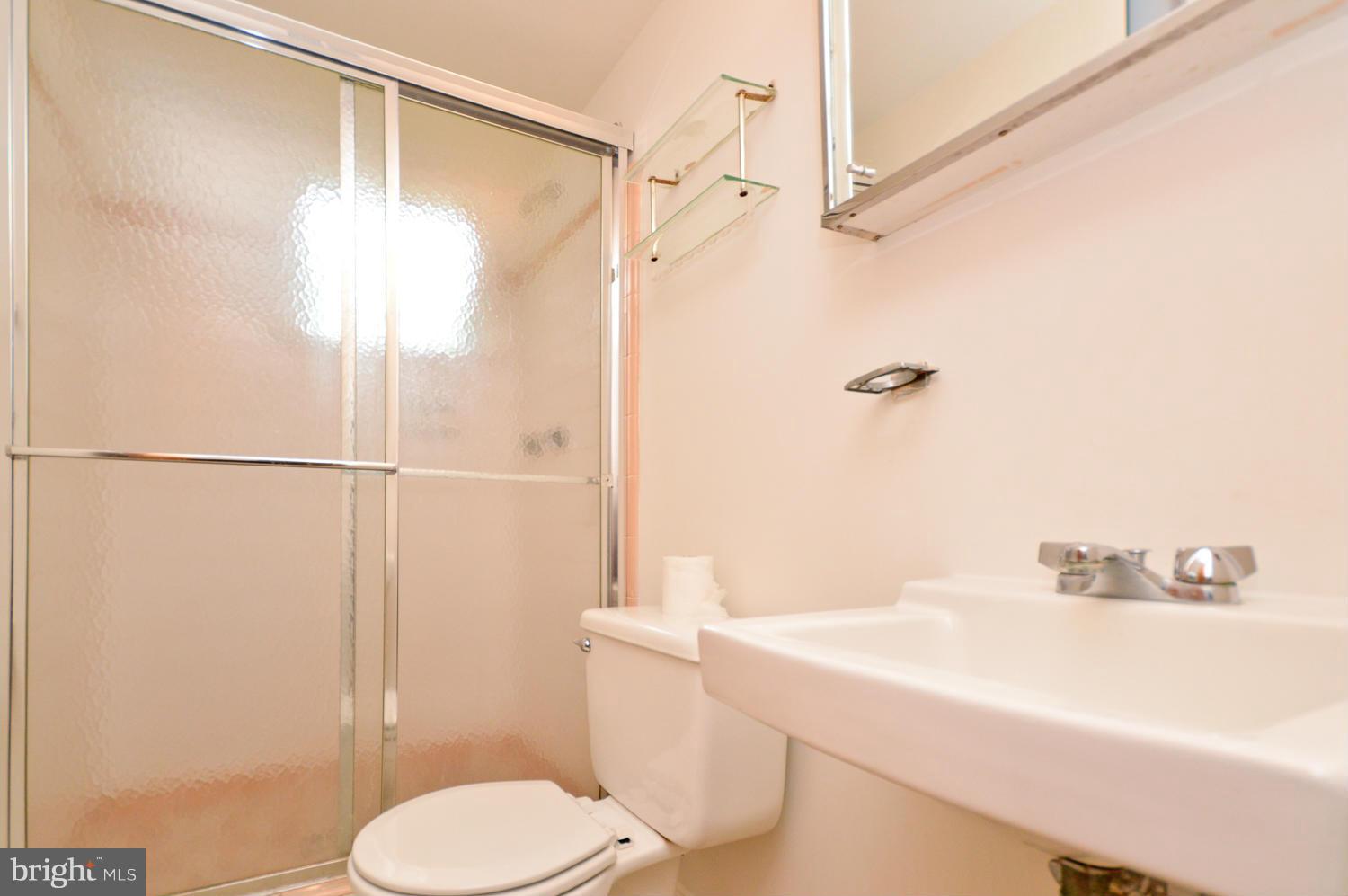 13127 Buccaneer Road Silver Spring, MD 20904 - Photo 21 of 23 Bath