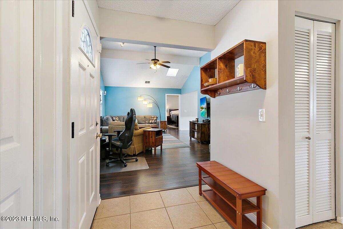 8158 Crosswind Road Jacksonville, FL 32244 - Photo 3 of 20 04-Foyer