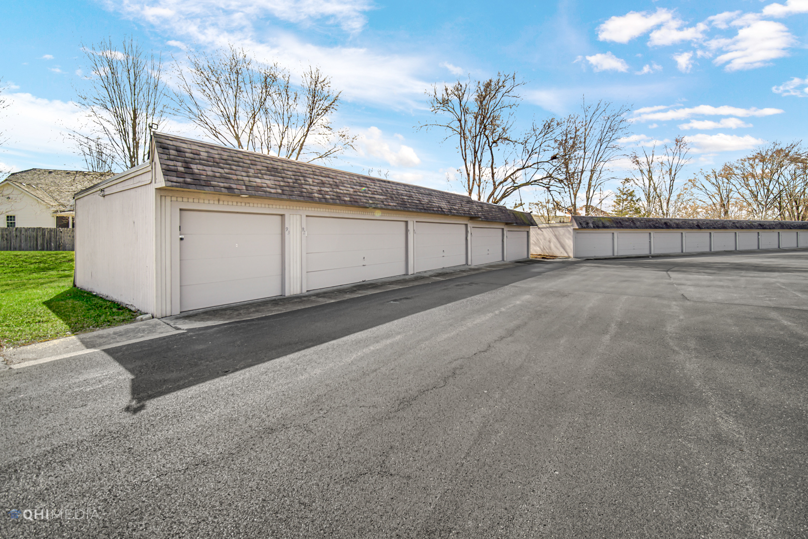 258 East Bailey Road, Unit J Naperville, IL 60565 - Photo 22 of 22 a view of a garage