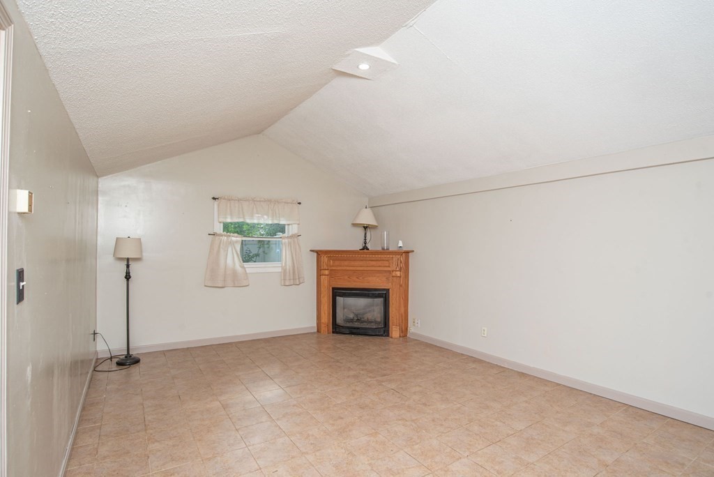 15 Strand Street Fall River, MA 02720 - Photo 9 of 28 Gallery Image 9