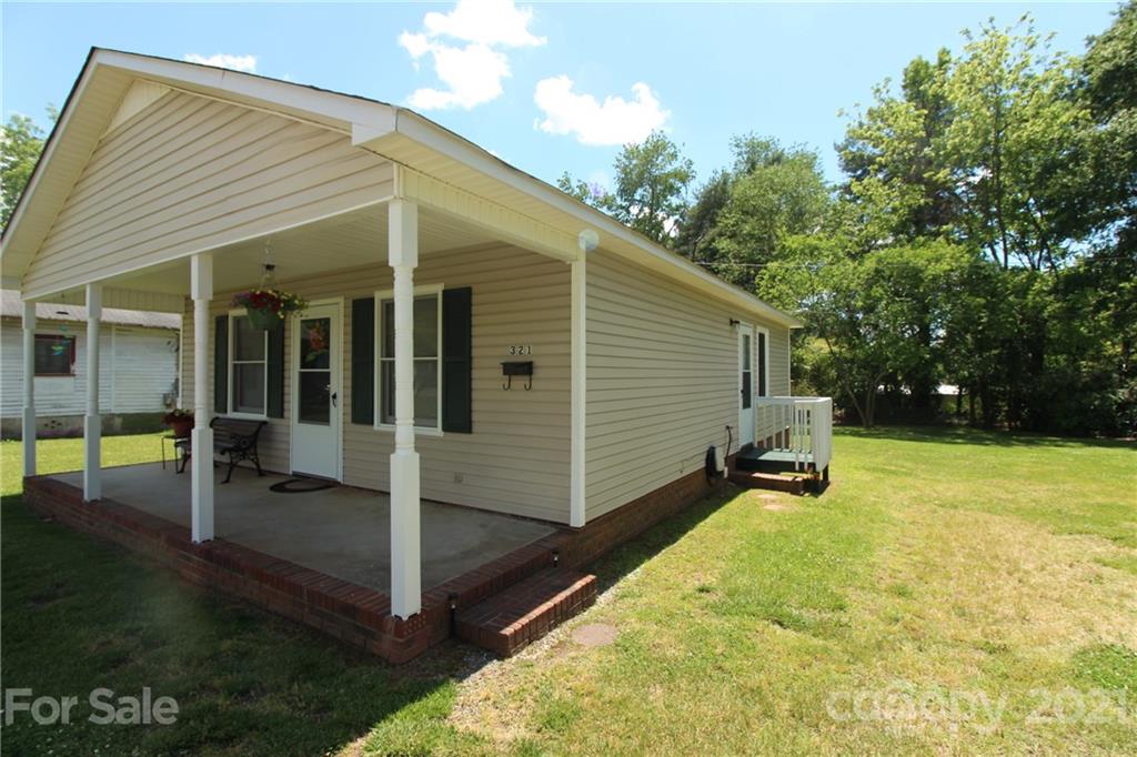 321 Waco Road Kings Mountain, NC 28086 - Photo 3 of 38 Gallery Image 3