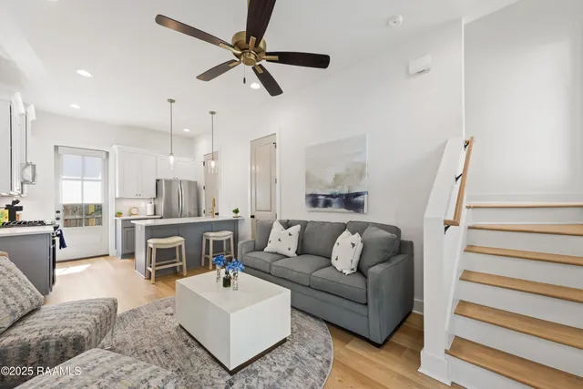 $2,975 | 204 Steiner Oaks, Lafayette, LA 70508