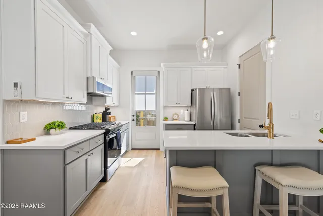 $2,975 | 204 Steiner Oaks, Lafayette, LA 70508