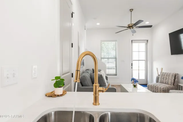 $2,975 | 204 Steiner Oaks, Lafayette, LA 70508