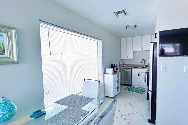 $3,150 | 3541 Northeast Ocean Boulevard, Unit 4, Stuart, FL 34996