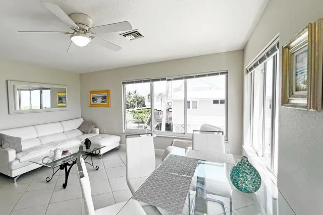 $3,150 | 3541 Northeast Ocean Boulevard, Unit 4, Stuart, FL 34996