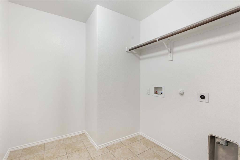 1025 Bend Court Forney, TX 75126 - Photo 10 of 12 a view of small space