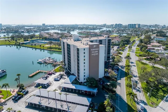 $2,600 | 10355 Paradise Boulevard, Unit 1015, Treasure Island, FL 33706