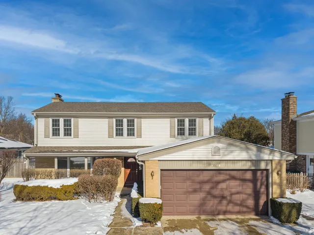 $749,000 | 3058 Knollwood Lane, Glenview, IL 60025