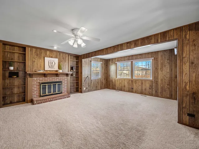 $749,000 | 3058 Knollwood Lane, Glenview, IL 60025