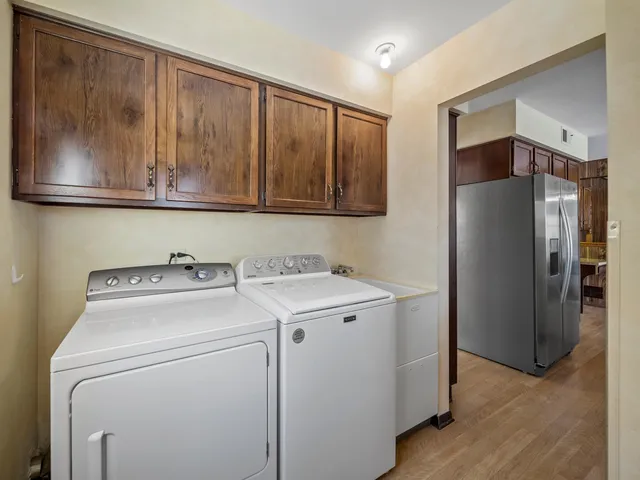 $749,000 | 3058 Knollwood Lane, Glenview, IL 60025