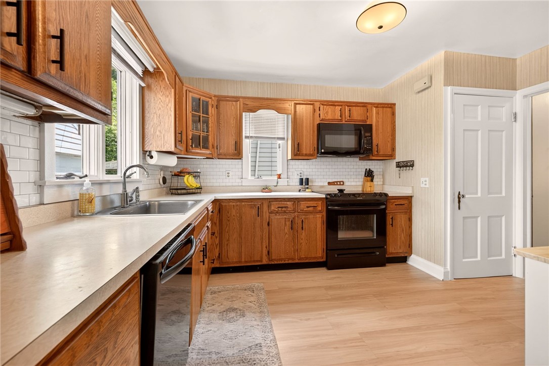 330 Colebourne Road Rochester, NY 14609 - Photo 11 of 37
