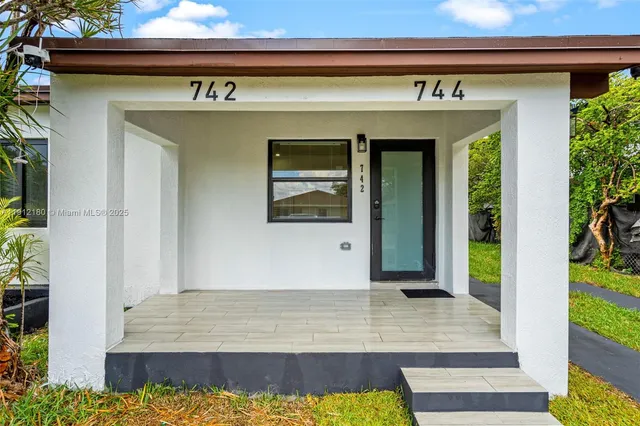 a view of a entryway of the house