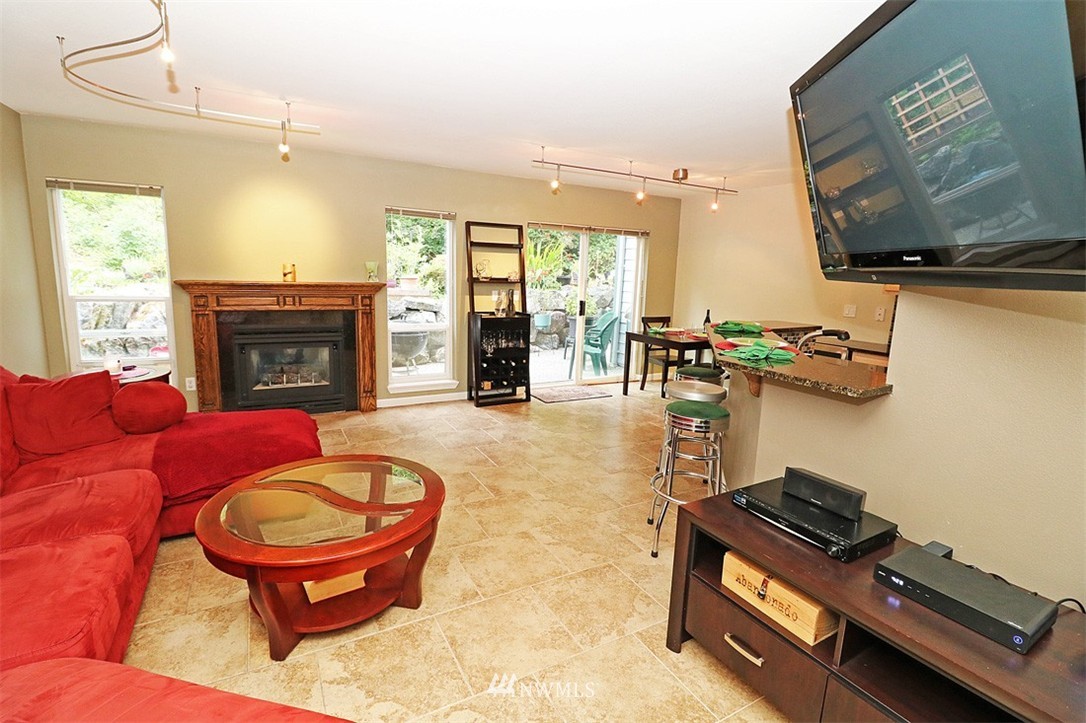 23111 15th Avenue Southeast, Unit E2 Bothell, WA 98021 - Photo 3 of 22