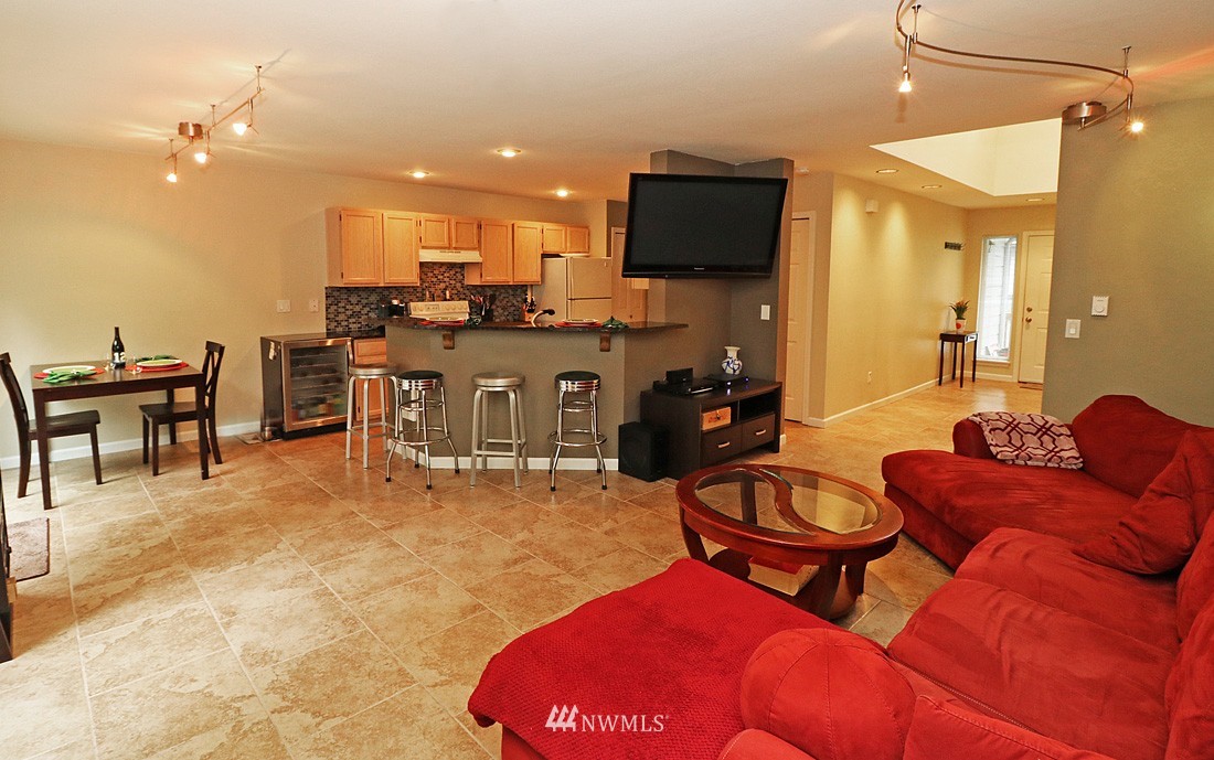 23111 15th Avenue Southeast, Unit E2 Bothell, WA 98021 - Photo 4 of 22