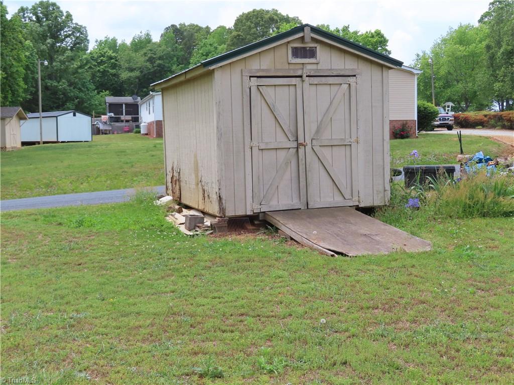 1608 Thayer Road Trinity, NC 27370 - Photo 7 of 32