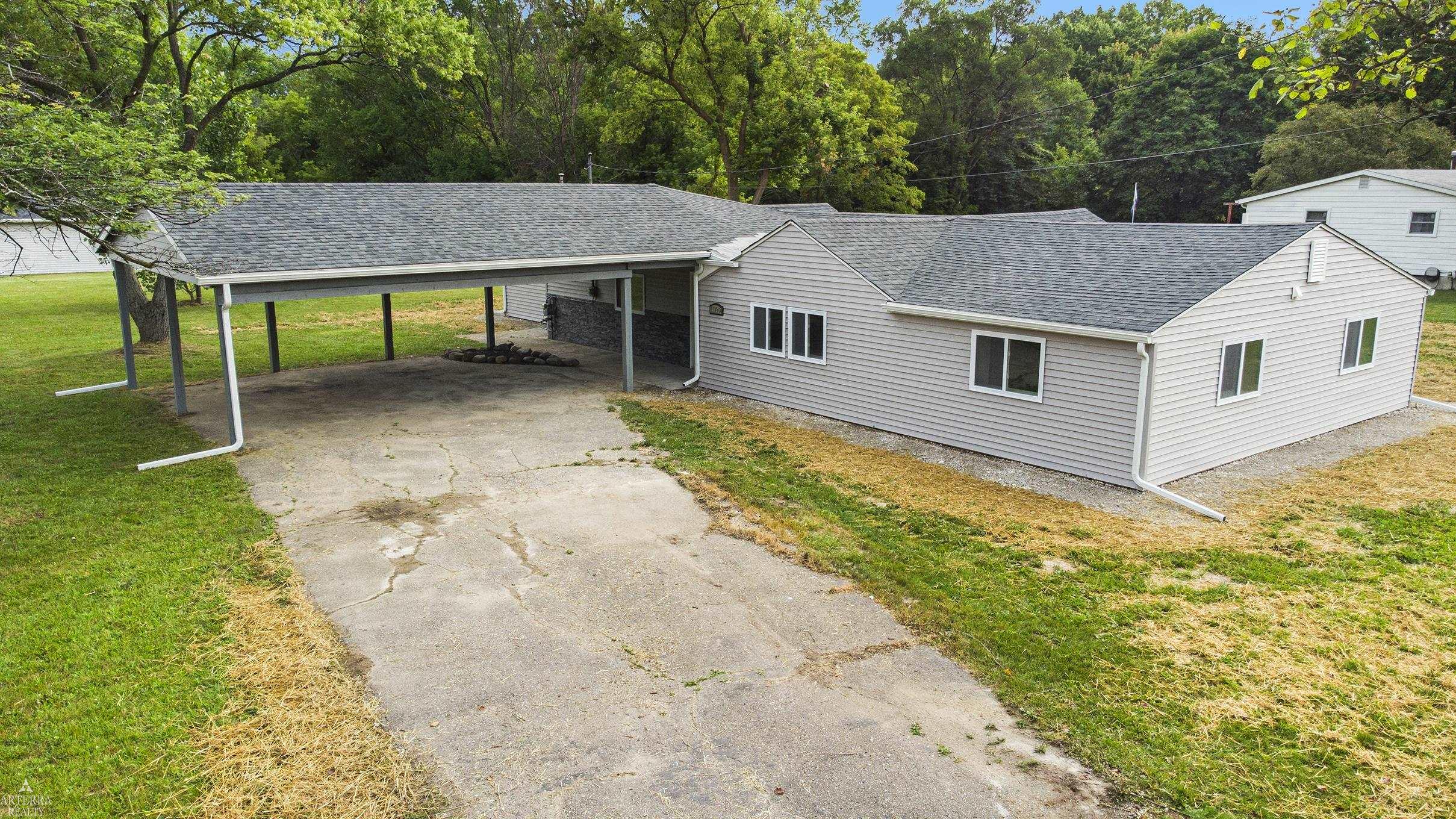 1109 South Genesee Road Burton, MI 48509 - Photo 22 of 27 50117536-21.JPG