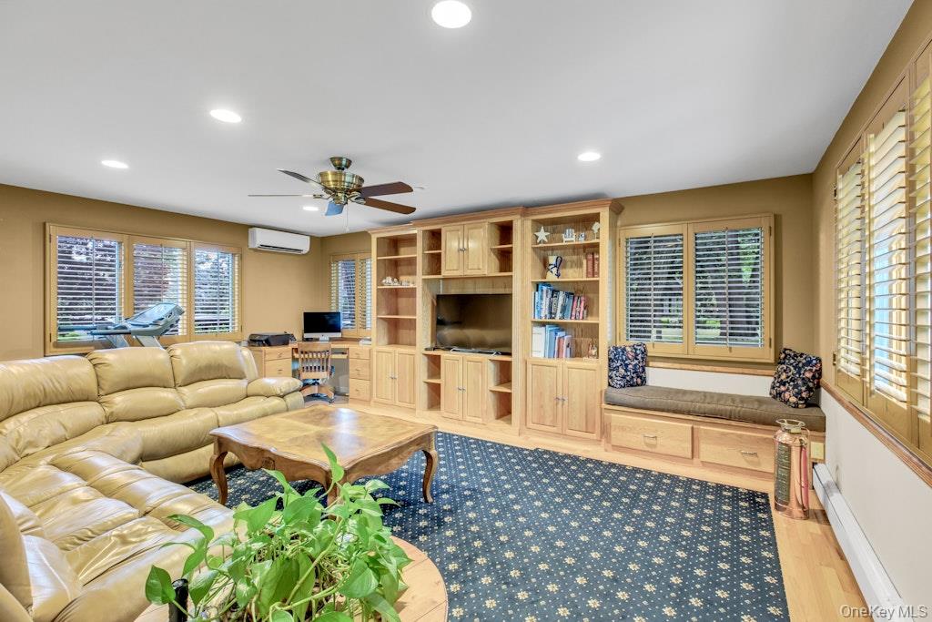 128 Stuart Street Lynbrook, NY 11563 - Photo 19 of 33