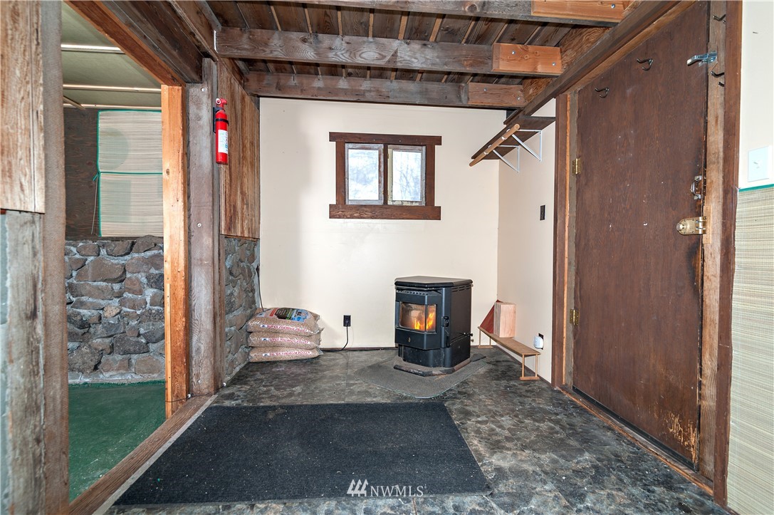 9241 Manastash Road Ellensburg, WA 98926 - Photo 3 of 24 Gallery Image 3
