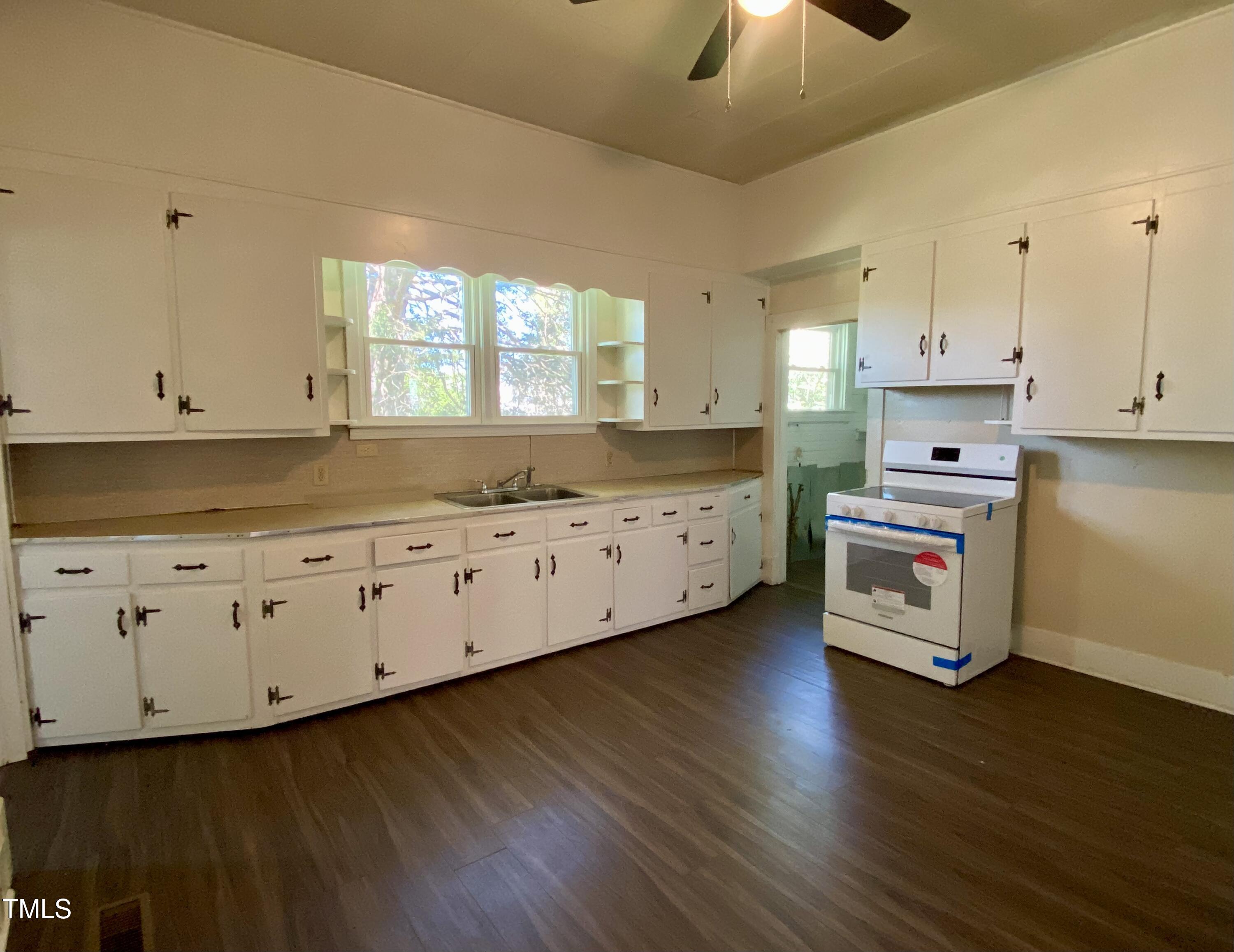 1716 Turner Street Roxboro, NC 27573 - Photo 12 of 18 IMG_3109