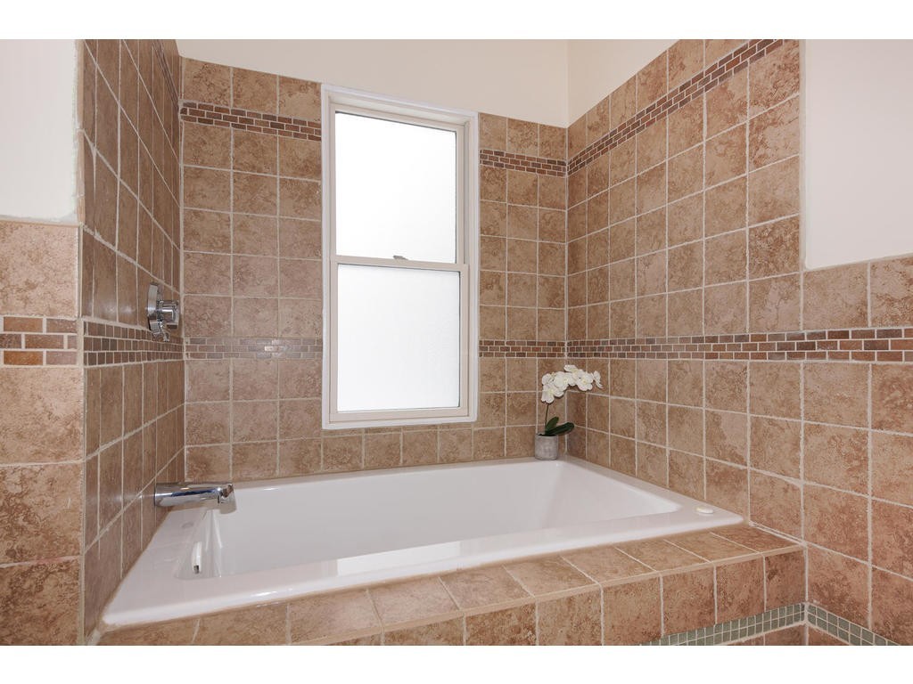 98 Robbins Road Arlington, MA 02476 - Photo 16 of 25 Gallery Image 16