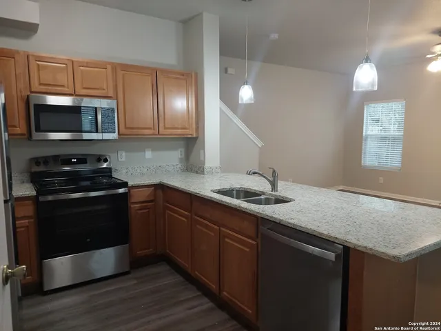 $1,450 | 7814 Kingsbury Wood, Unit 1, San Antonio, TX 78240