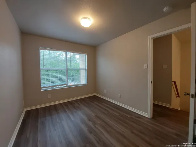 $1,450 | 7814 Kingsbury Wood, Unit 1, San Antonio, TX 78240