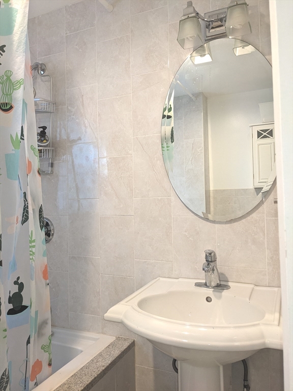 53 Sunset Hill Road Boston, MA 02132 - Photo 10 of 15