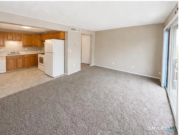 $1,400 | 210 Towne House Road, Unit 210, Hamden, CT 06514