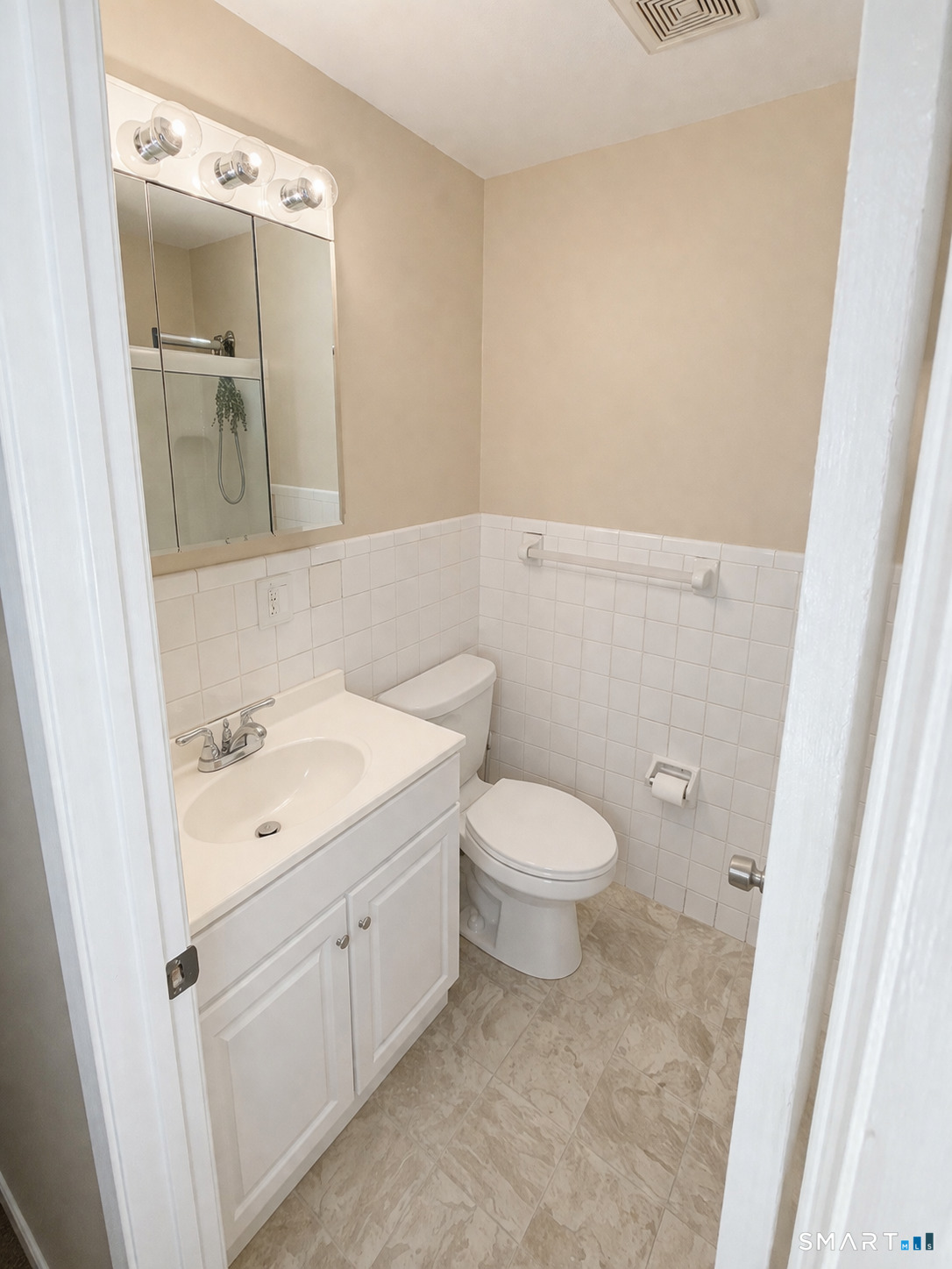 210 Towne House Road Hamden, CT 06514 - Photo 6 of 9