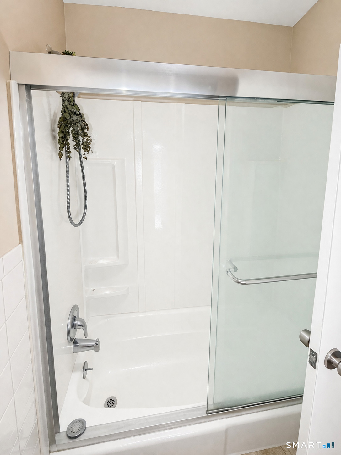 210 Towne House Road Hamden, CT 06514 - Photo 7 of 9