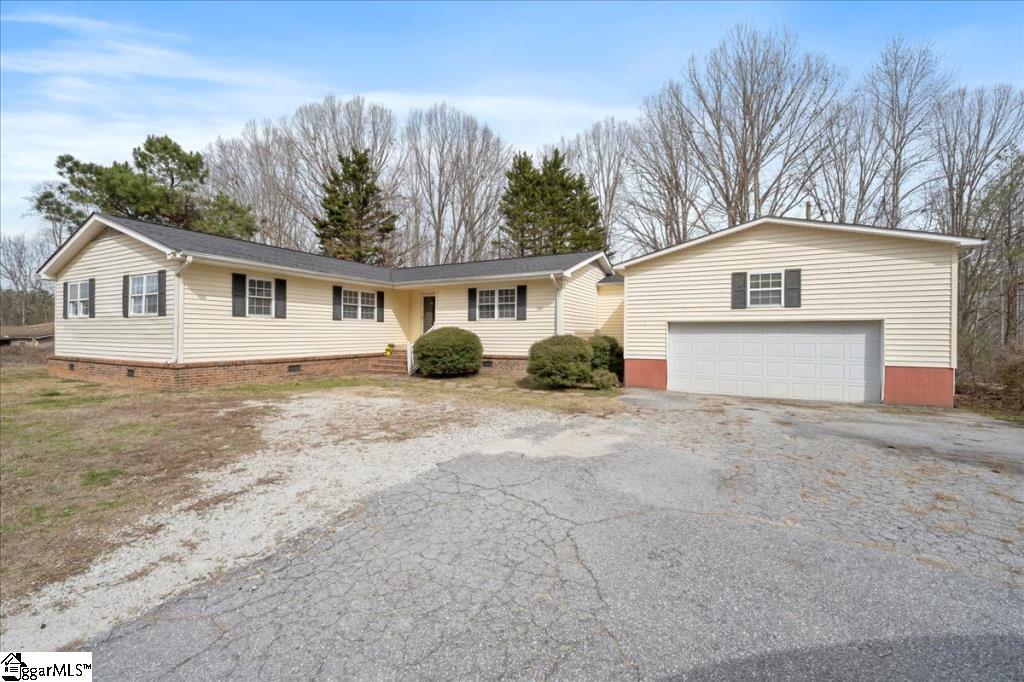 541 Hunts Bridge Road Easley, SC 29640 - Photo 3 of 39 Gallery Image 3
