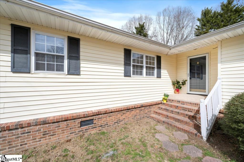 541 Hunts Bridge Road Easley, SC 29640 - Photo 4 of 39 Gallery Image 4