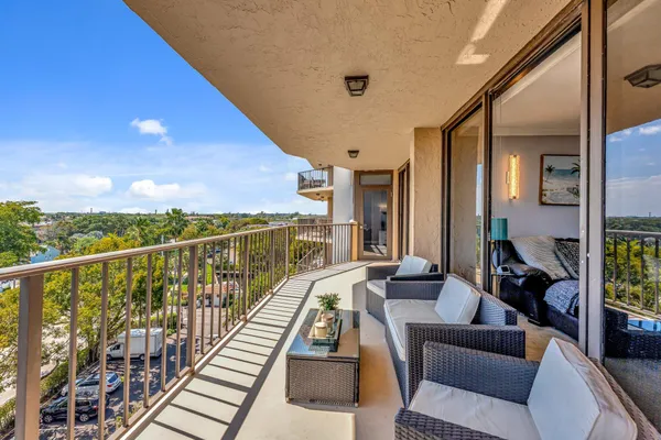 $4,800 | 859 Jeffery Street, Unit 7030, Boca Raton, FL 33487